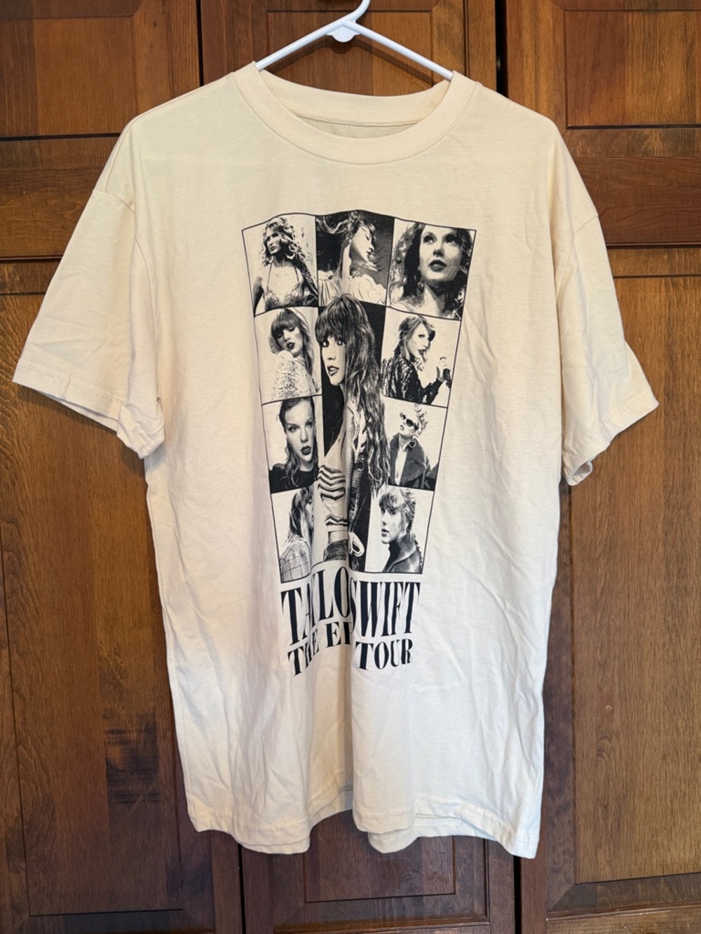 Taylor Swift The Eras Tour Cream Tee NWOT size Large
